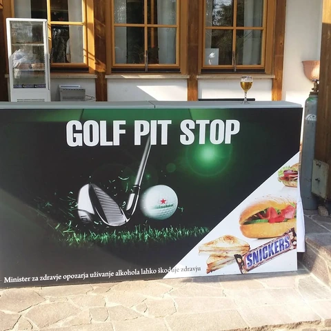 Tabla Golf Pit Stop s fotografijami hrane